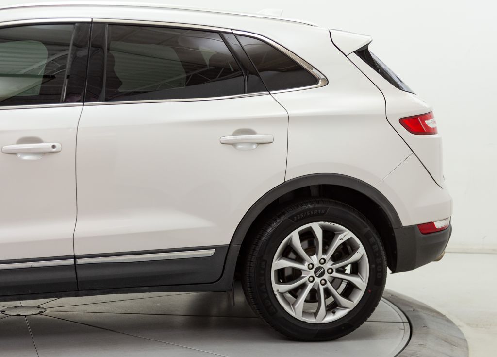 Photo 12 of this LINCOLN MKC