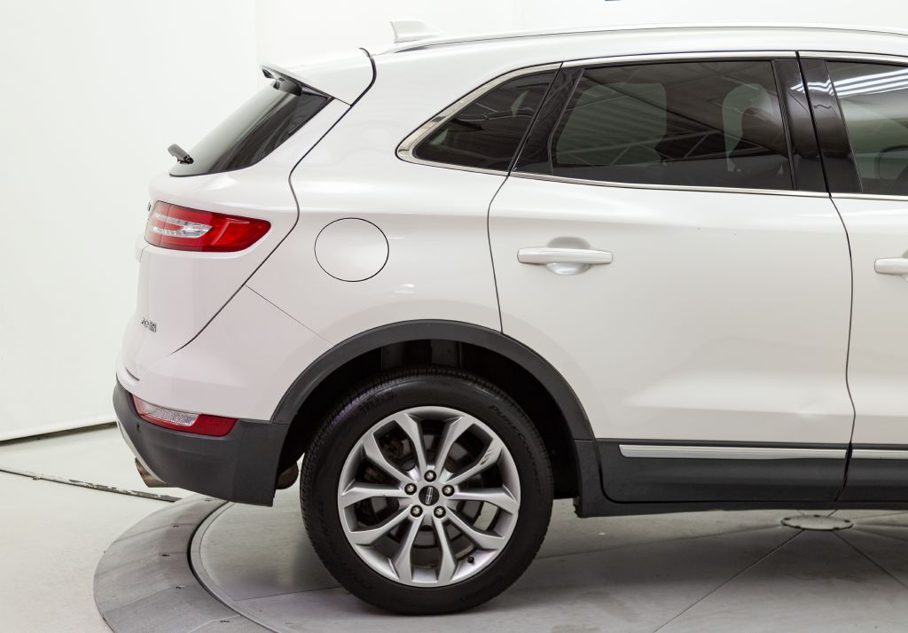 Photo 18 of this LINCOLN MKC