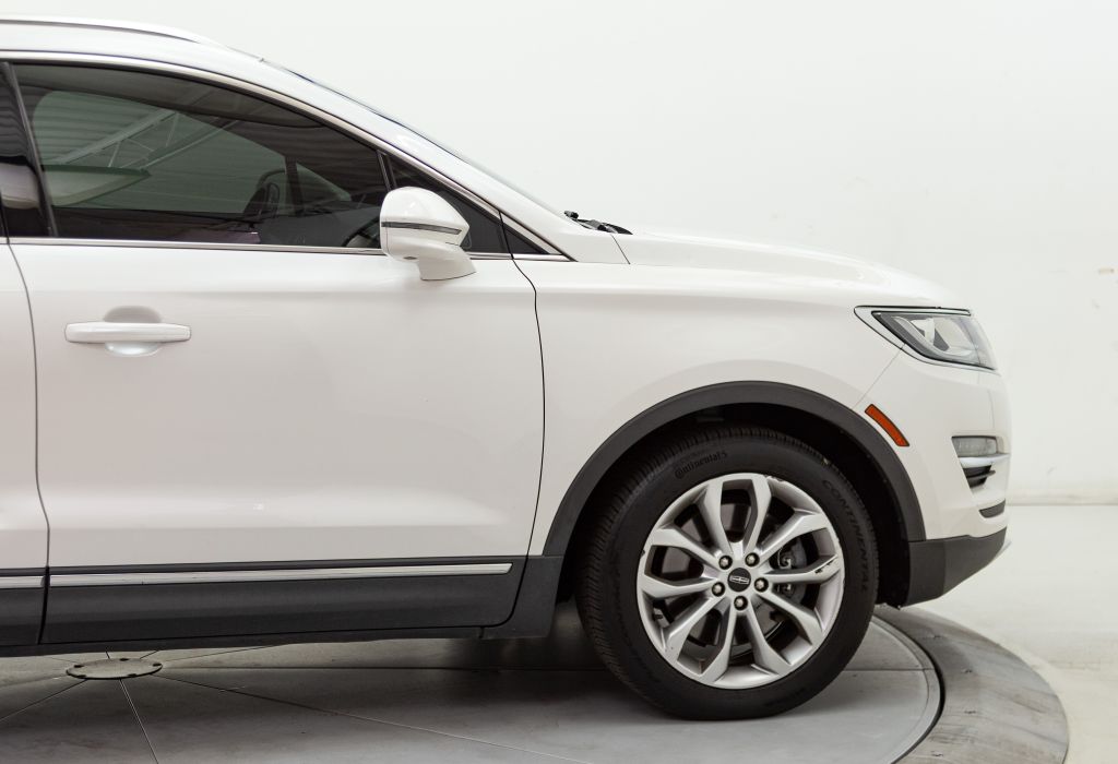 Photo 19 of this LINCOLN MKC