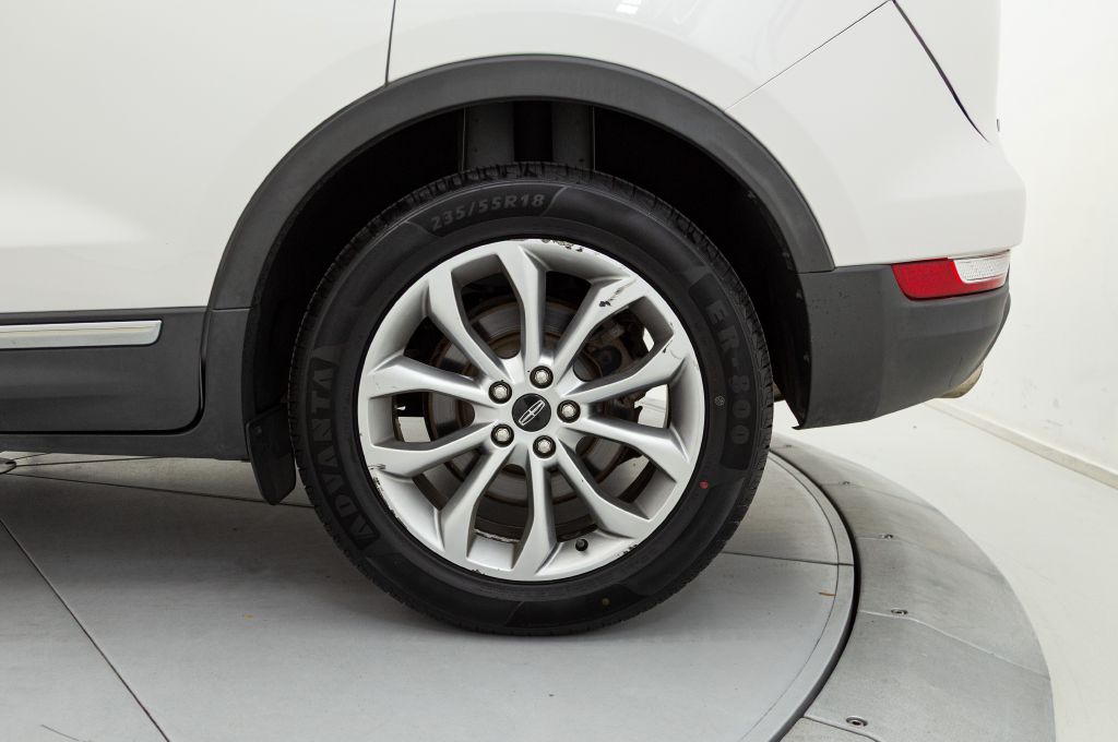 Photo 27 of this LINCOLN MKC