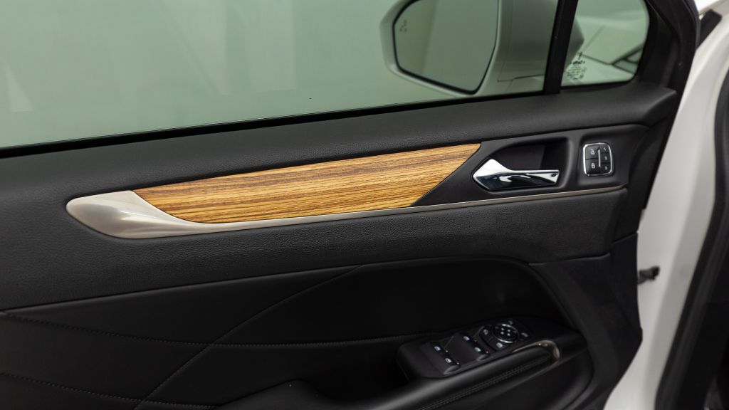 Photo 35 of this LINCOLN MKC