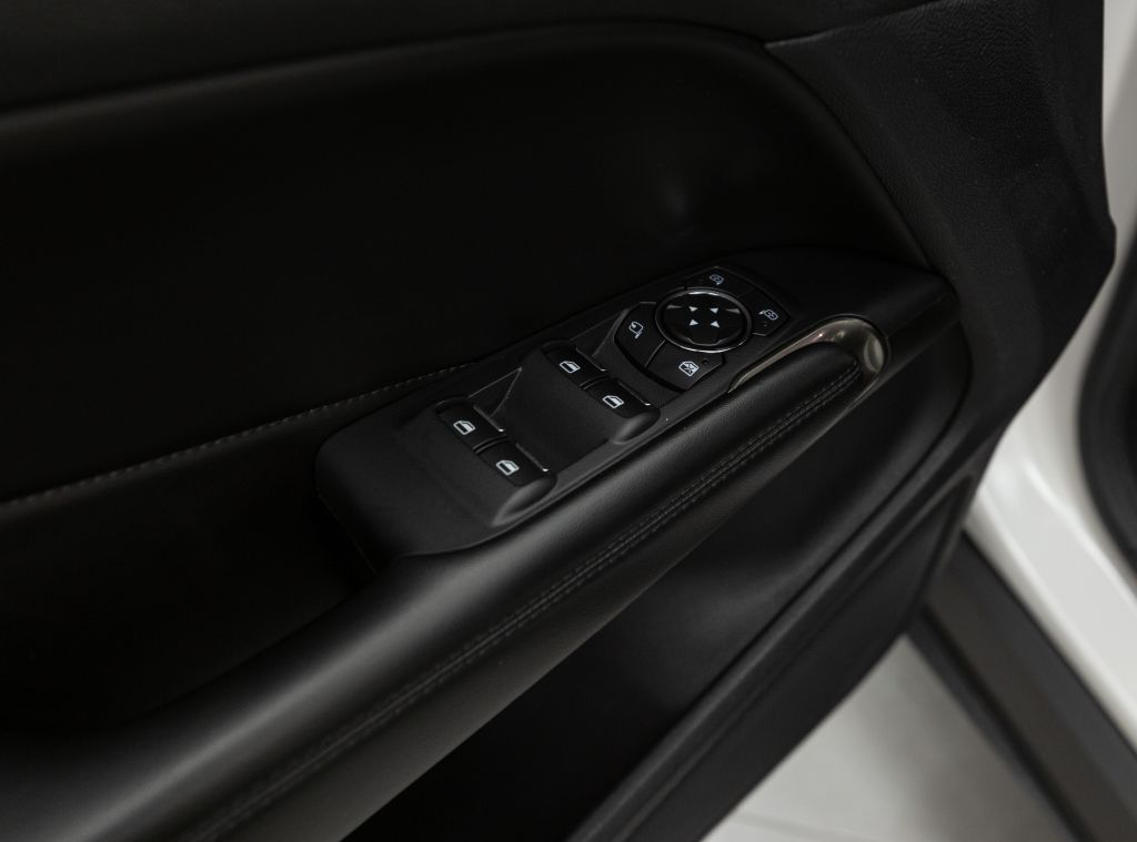 Photo 37 of this LINCOLN MKC