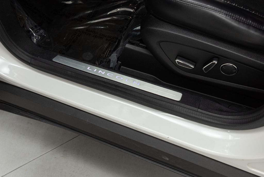 Photo 38 of this LINCOLN MKC