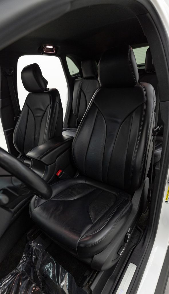 Photo 40 of this LINCOLN MKC