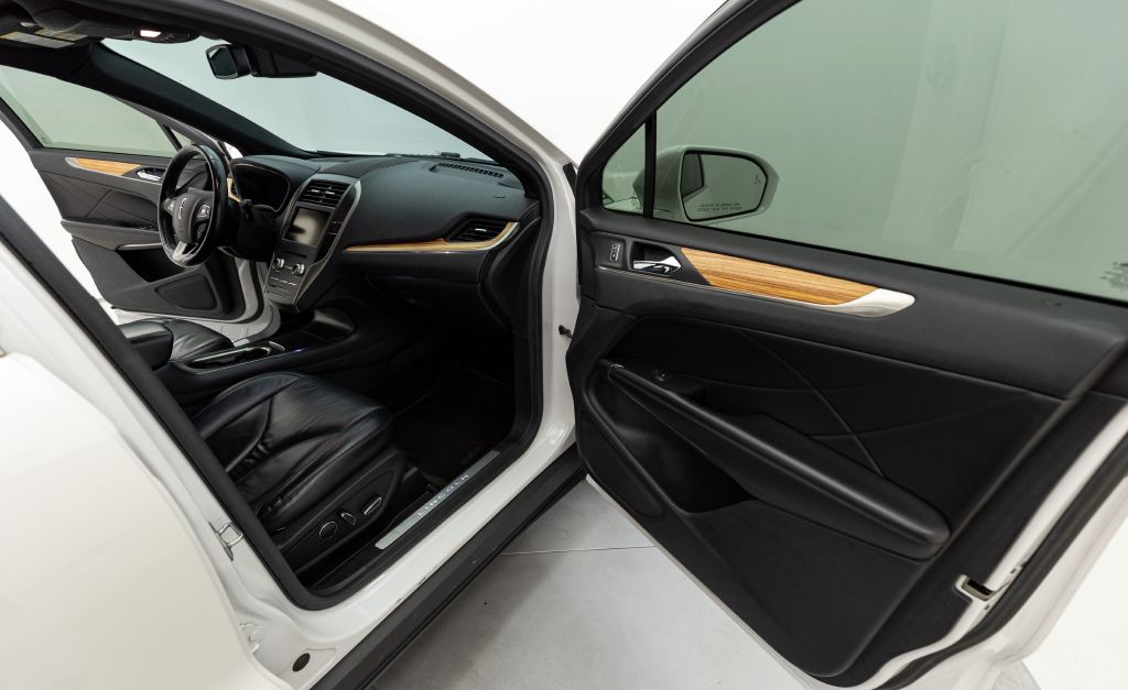 Photo 42 of this LINCOLN MKC