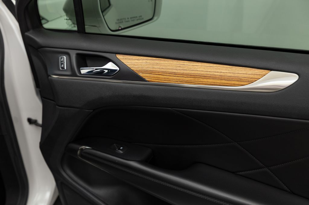 Photo 44 of this LINCOLN MKC
