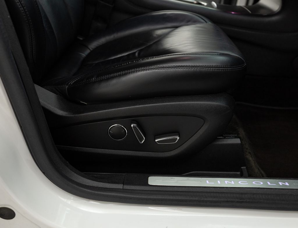 Photo 46 of this LINCOLN MKC