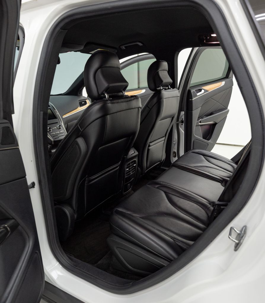 Photo 54 of this LINCOLN MKC