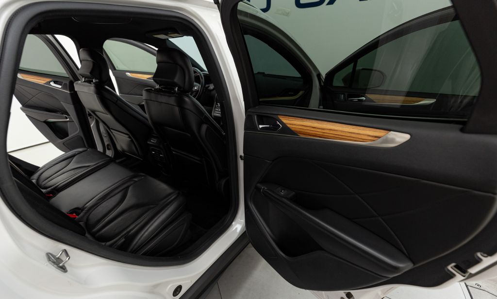 Photo 56 of this LINCOLN MKC
