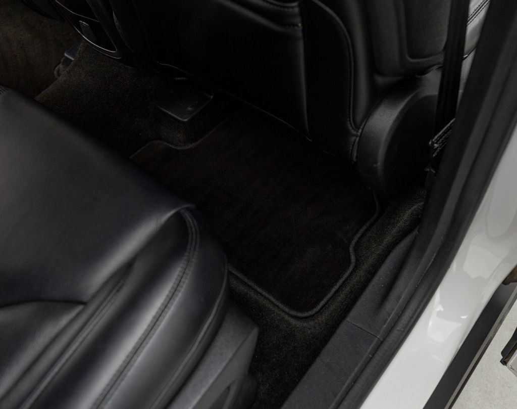 Photo 60 of this LINCOLN MKC