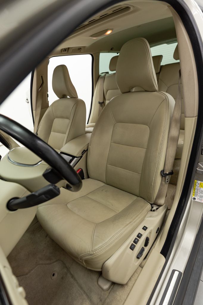 Photo 31 of this VOLVO XC70