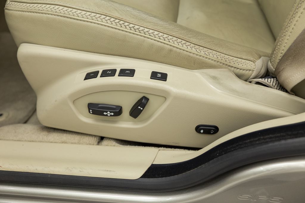 Photo 32 of this VOLVO XC70