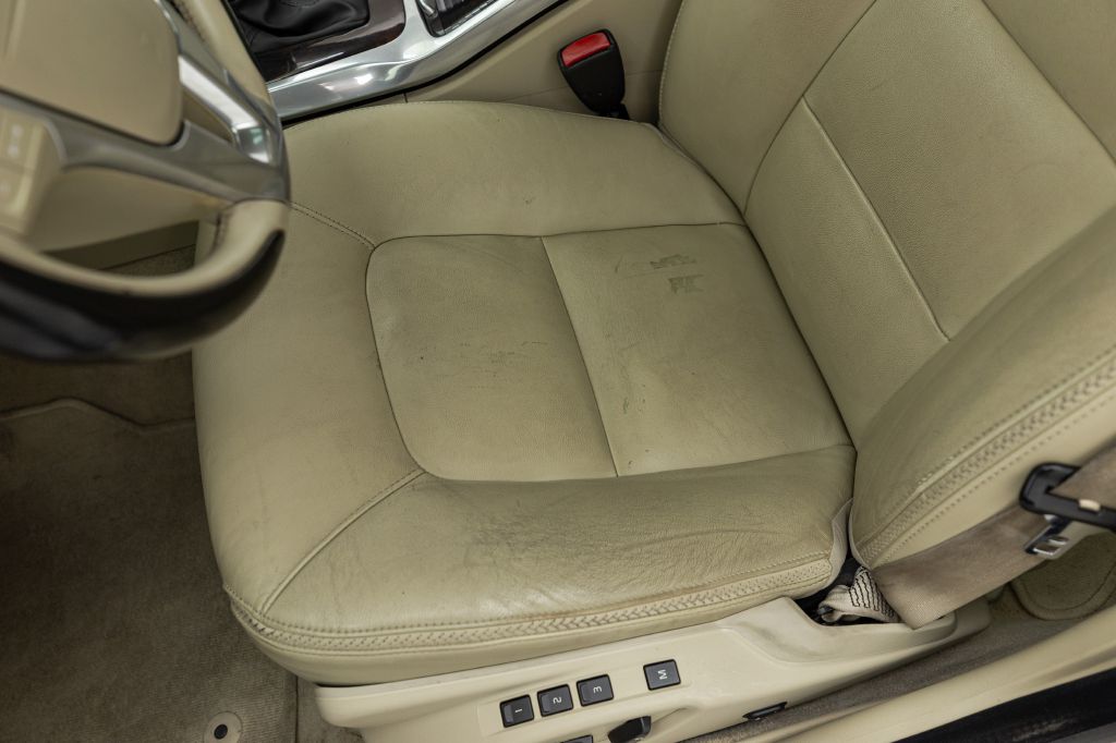 Photo 33 of this VOLVO XC70