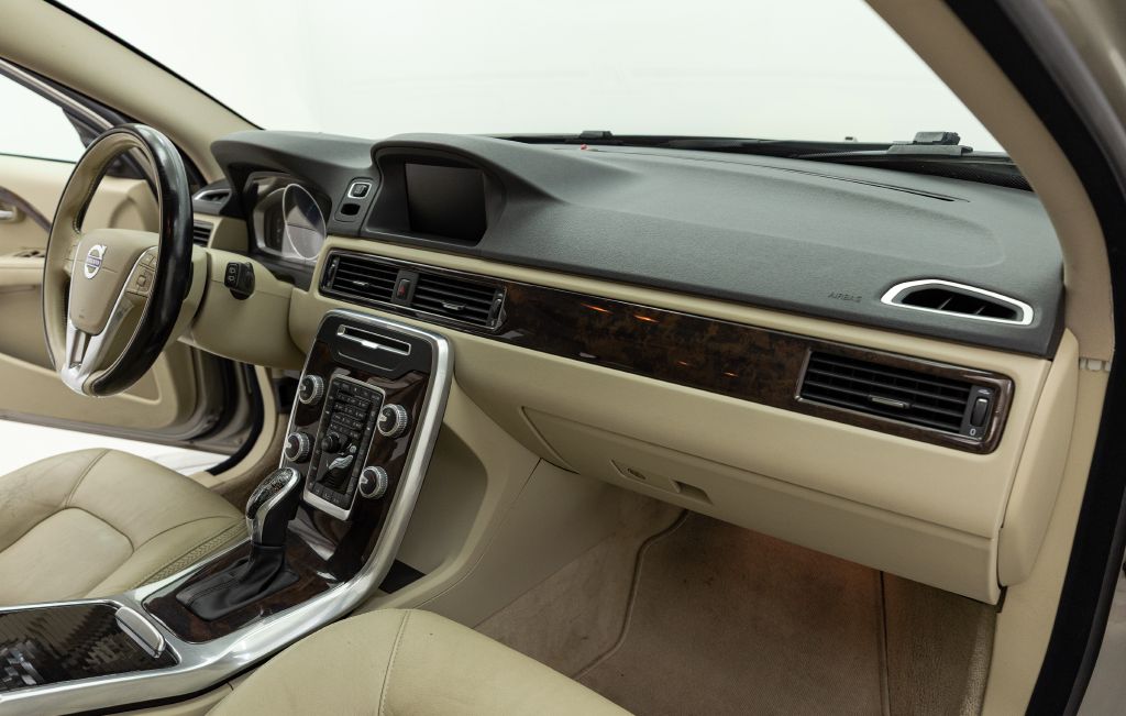 Photo 46 of this VOLVO XC70