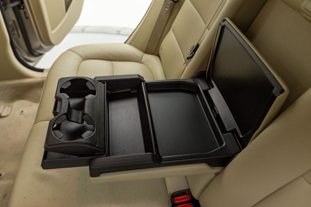 Photo 54 of this VOLVO XC70