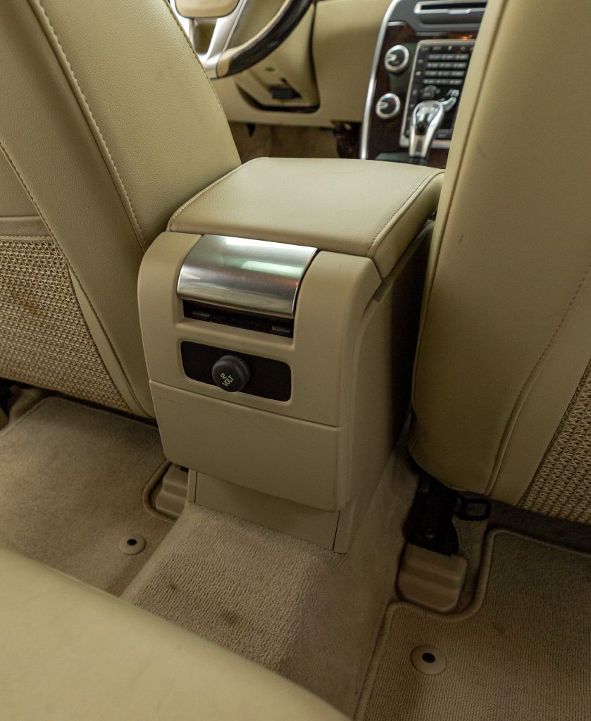 Photo 63 of this VOLVO XC70
