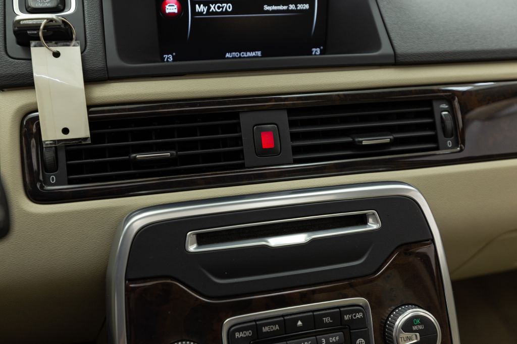 Photo 70 of this VOLVO XC70