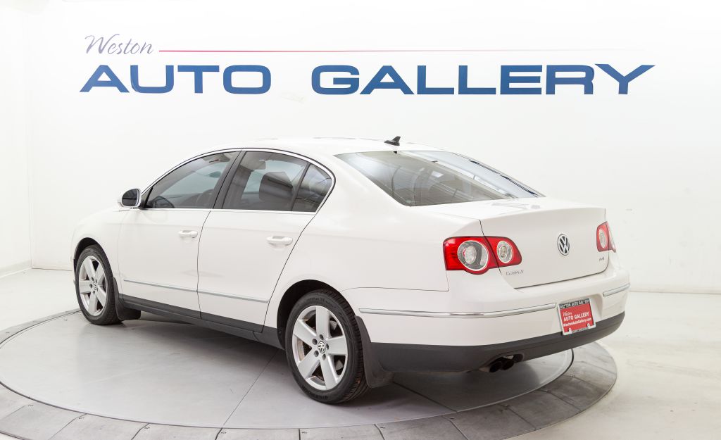 Photo 3 of this VOLKSWAGEN PASSAT