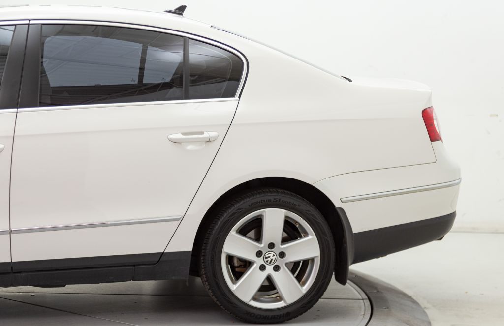 Photo 12 of this VOLKSWAGEN PASSAT