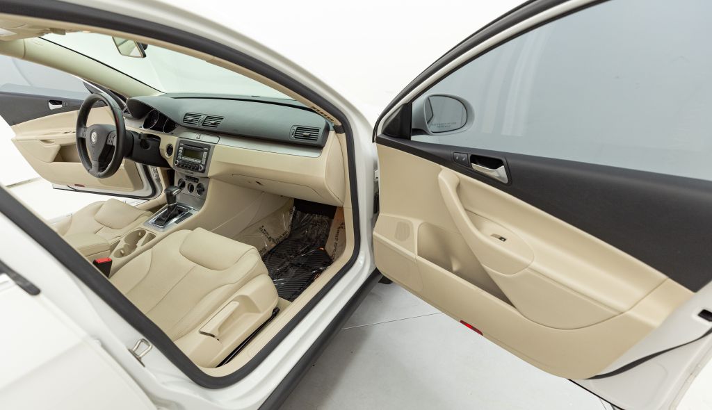 Photo 37 of this VOLKSWAGEN PASSAT