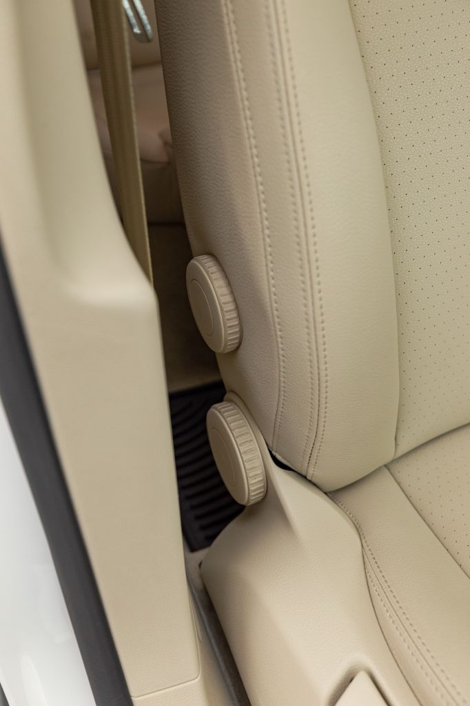 Photo 42 of this VOLKSWAGEN PASSAT