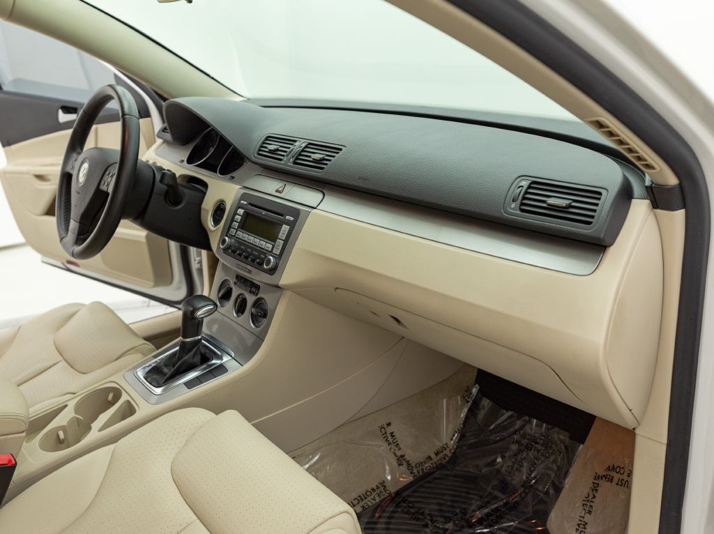 Photo 44 of this VOLKSWAGEN PASSAT