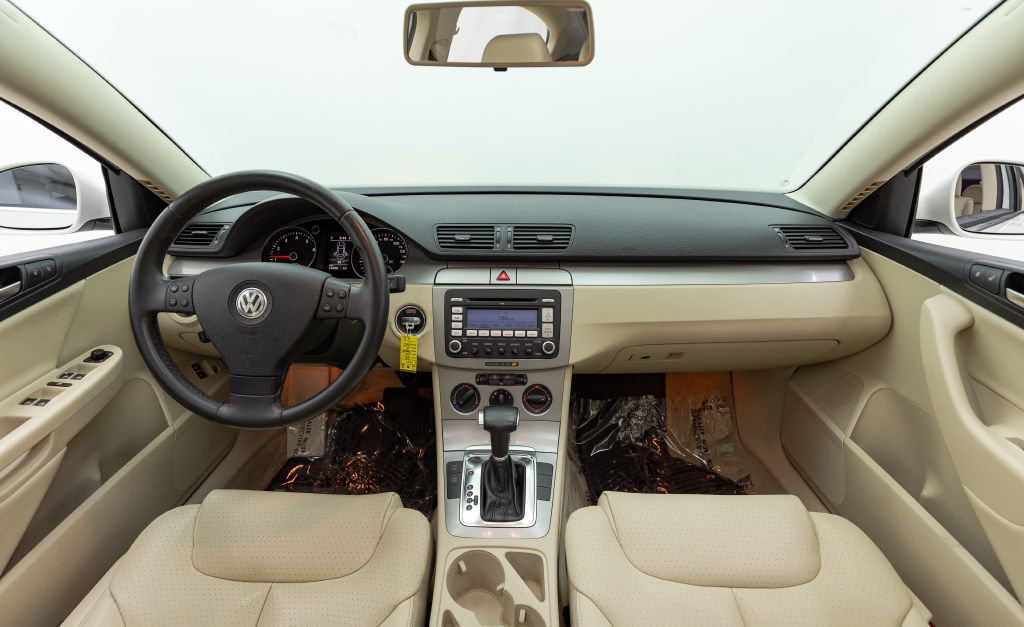 Photo 64 of this VOLKSWAGEN PASSAT