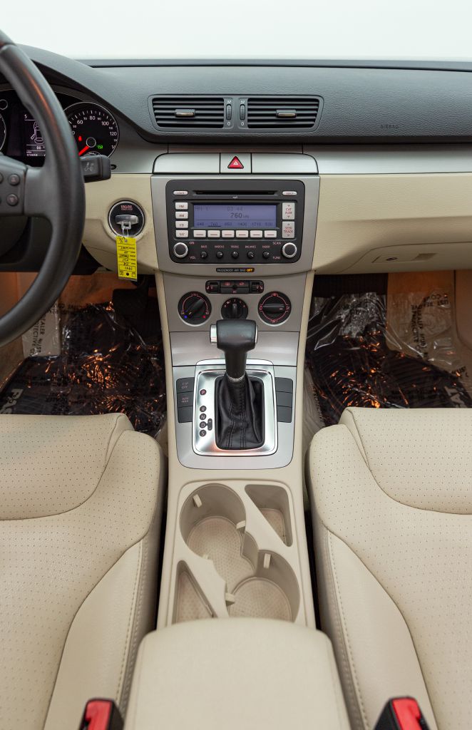 Photo 66 of this VOLKSWAGEN PASSAT