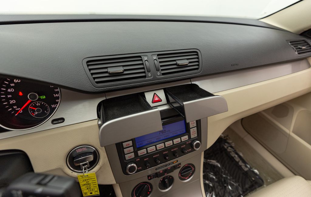 Photo 67 of this VOLKSWAGEN PASSAT