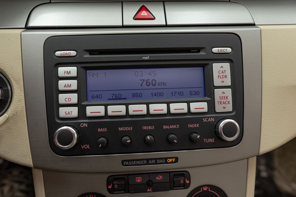 Photo 68 of this VOLKSWAGEN PASSAT