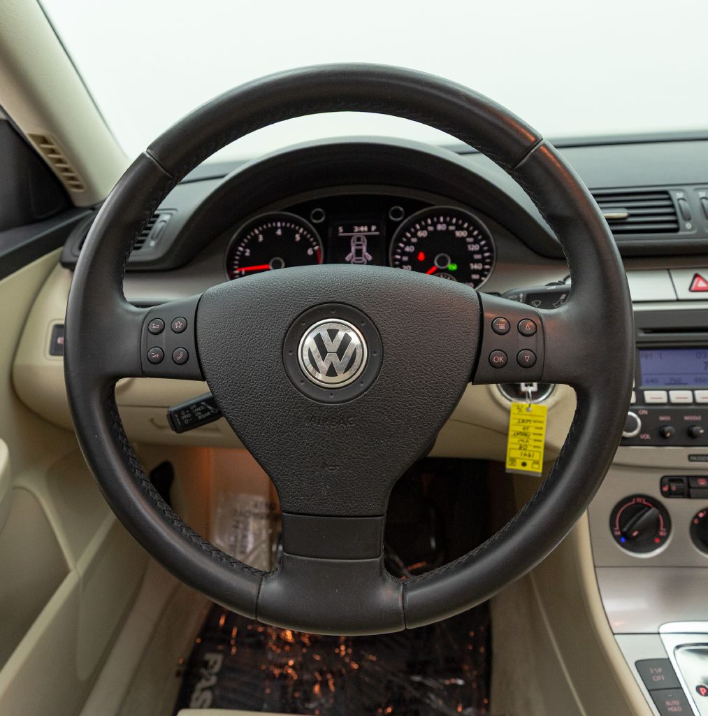 Photo 74 of this VOLKSWAGEN PASSAT