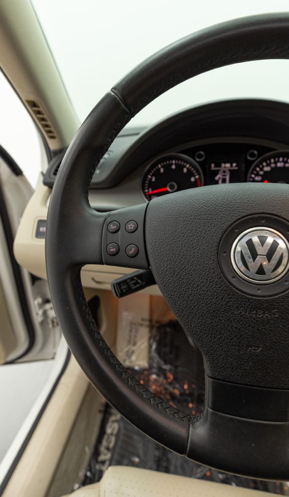 Photo 75 of this VOLKSWAGEN PASSAT