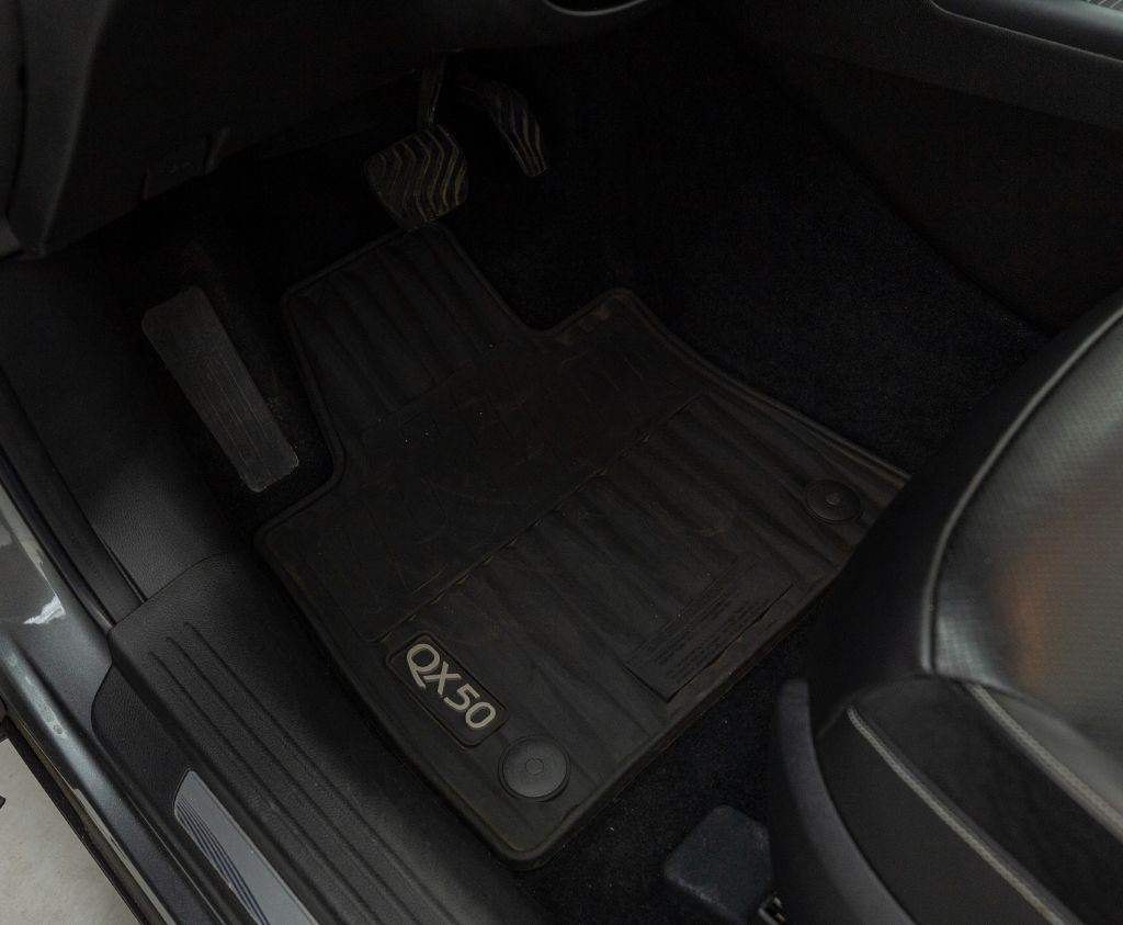 Photo 35 of this INFINITI QX50