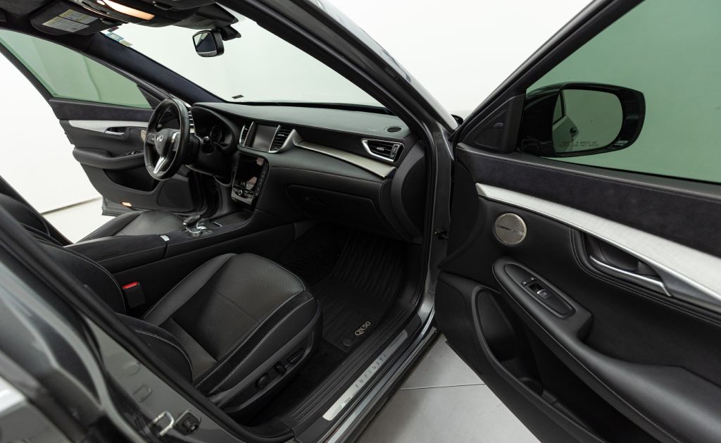Photo 36 of this INFINITI QX50