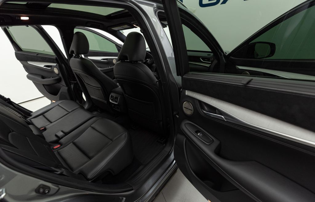 Photo 51 of this INFINITI QX50