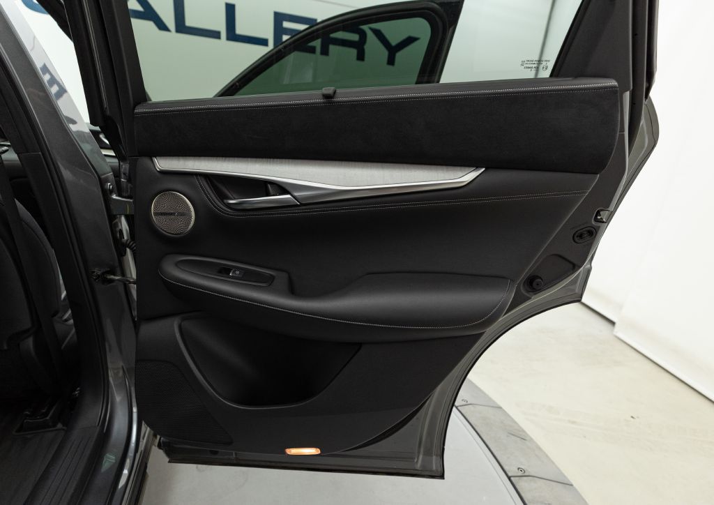 Photo 52 of this INFINITI QX50