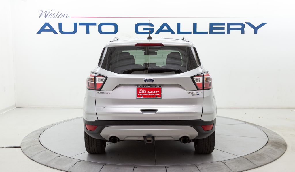 Photo 4 of this FORD ESCAPE