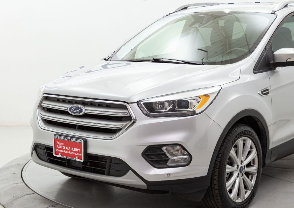 Photo 9 of this FORD ESCAPE