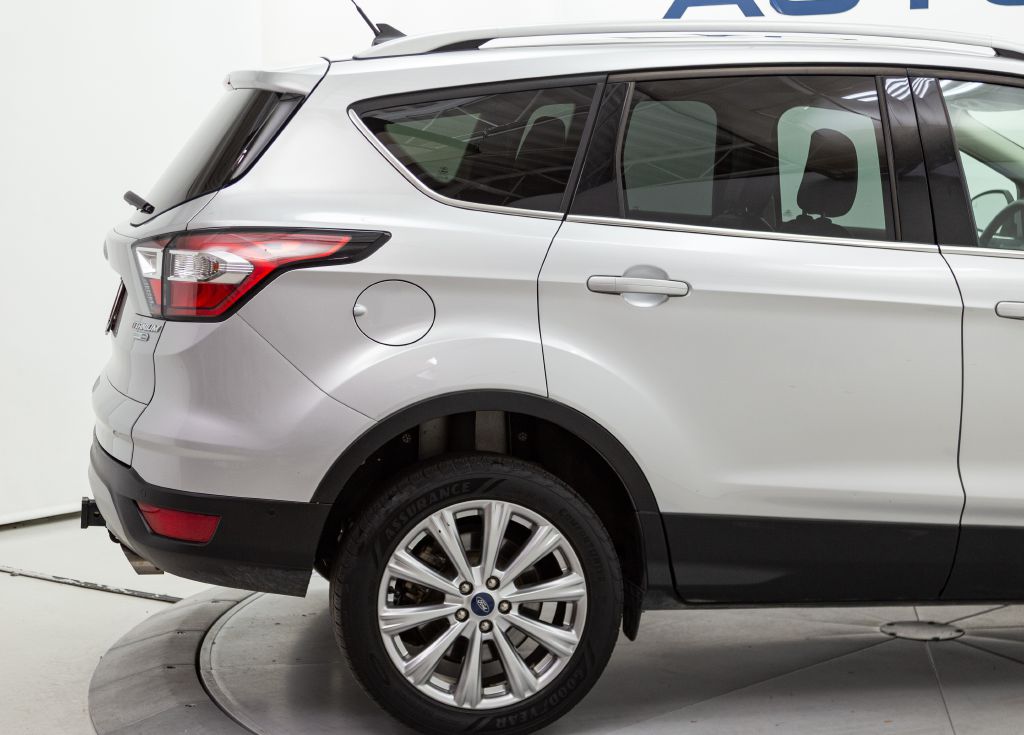 Photo 17 of this FORD ESCAPE