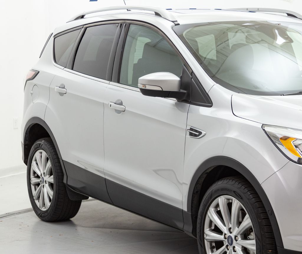 Photo 19 of this FORD ESCAPE