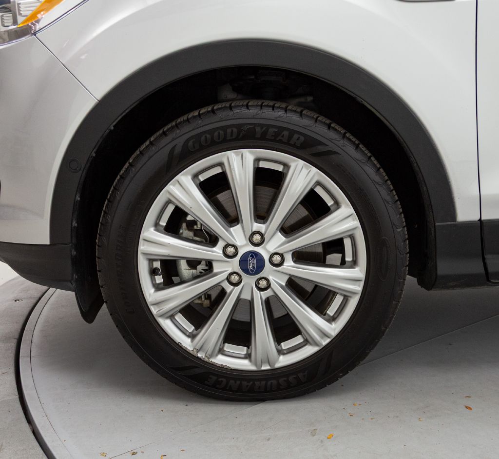 Photo 21 of this FORD ESCAPE