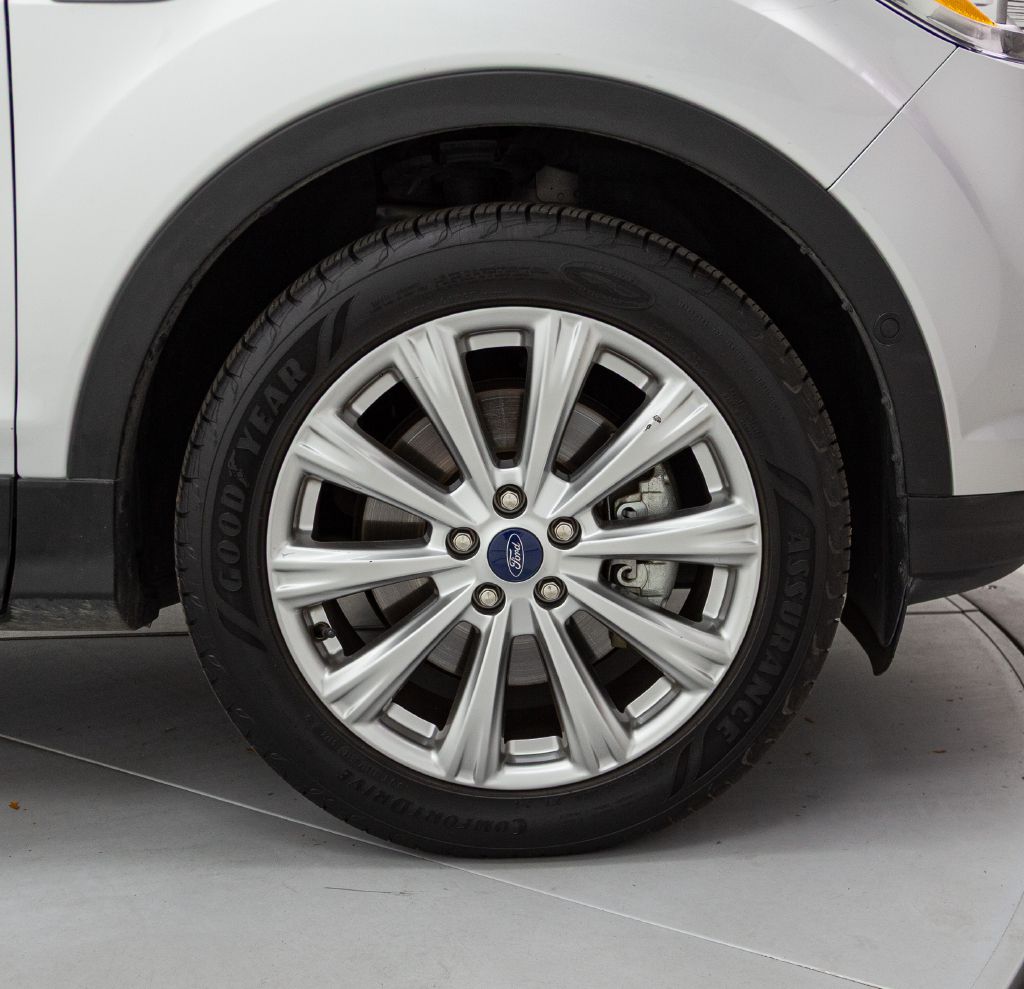 Photo 23 of this FORD ESCAPE