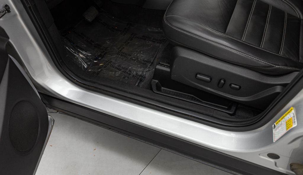 Photo 32 of this FORD ESCAPE