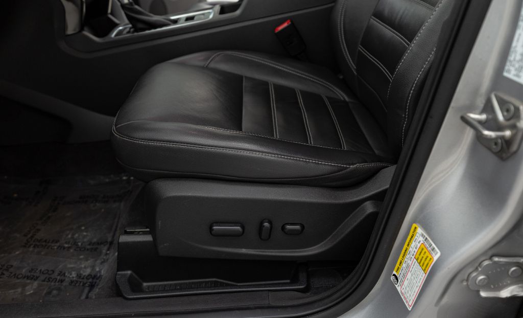 Photo 34 of this FORD ESCAPE