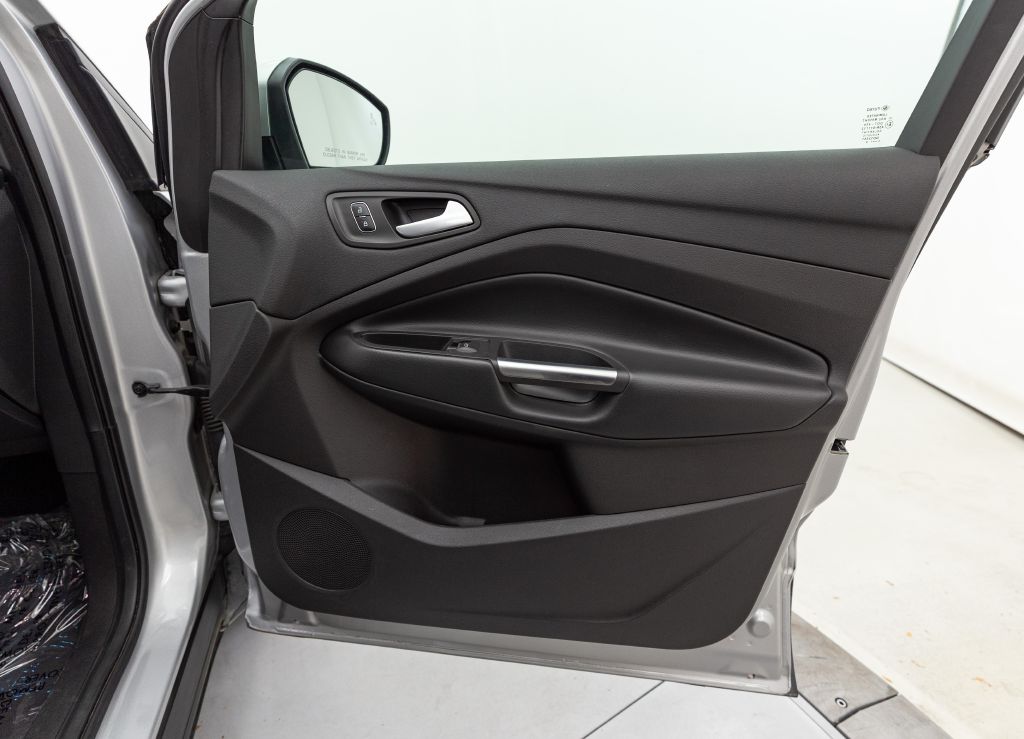 Photo 37 of this FORD ESCAPE