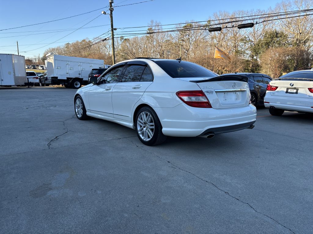 Photo 4 of this MERCEDES-BENZ C-CLASS