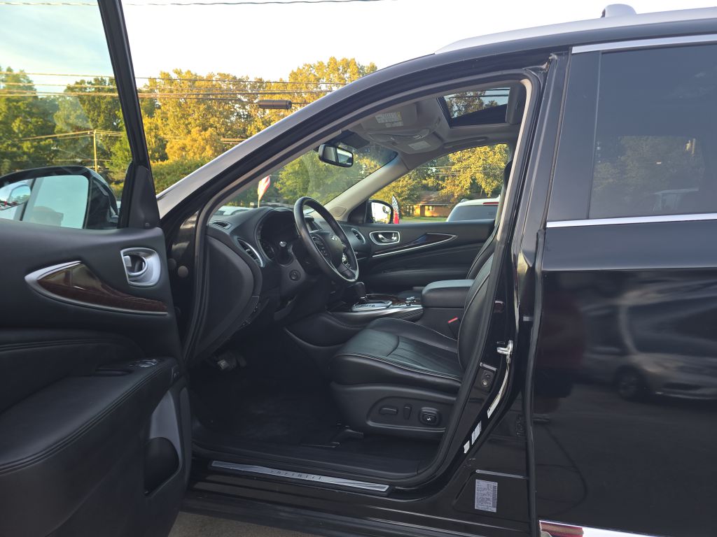 Photo 7 of this INFINITI QX60