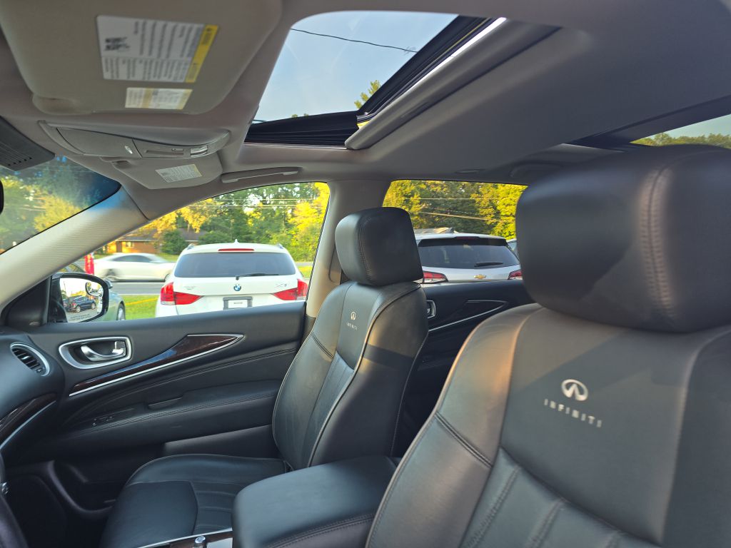 Photo 10 of this INFINITI QX60