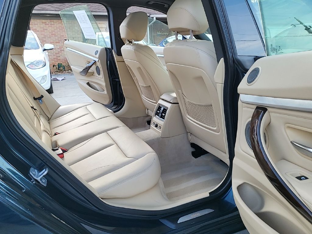 Photo 16 of this BMW 328