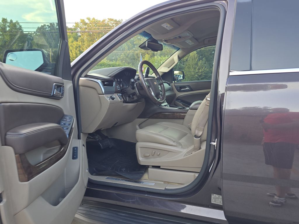 Photo 7 of this CHEVROLET SUBURBAN